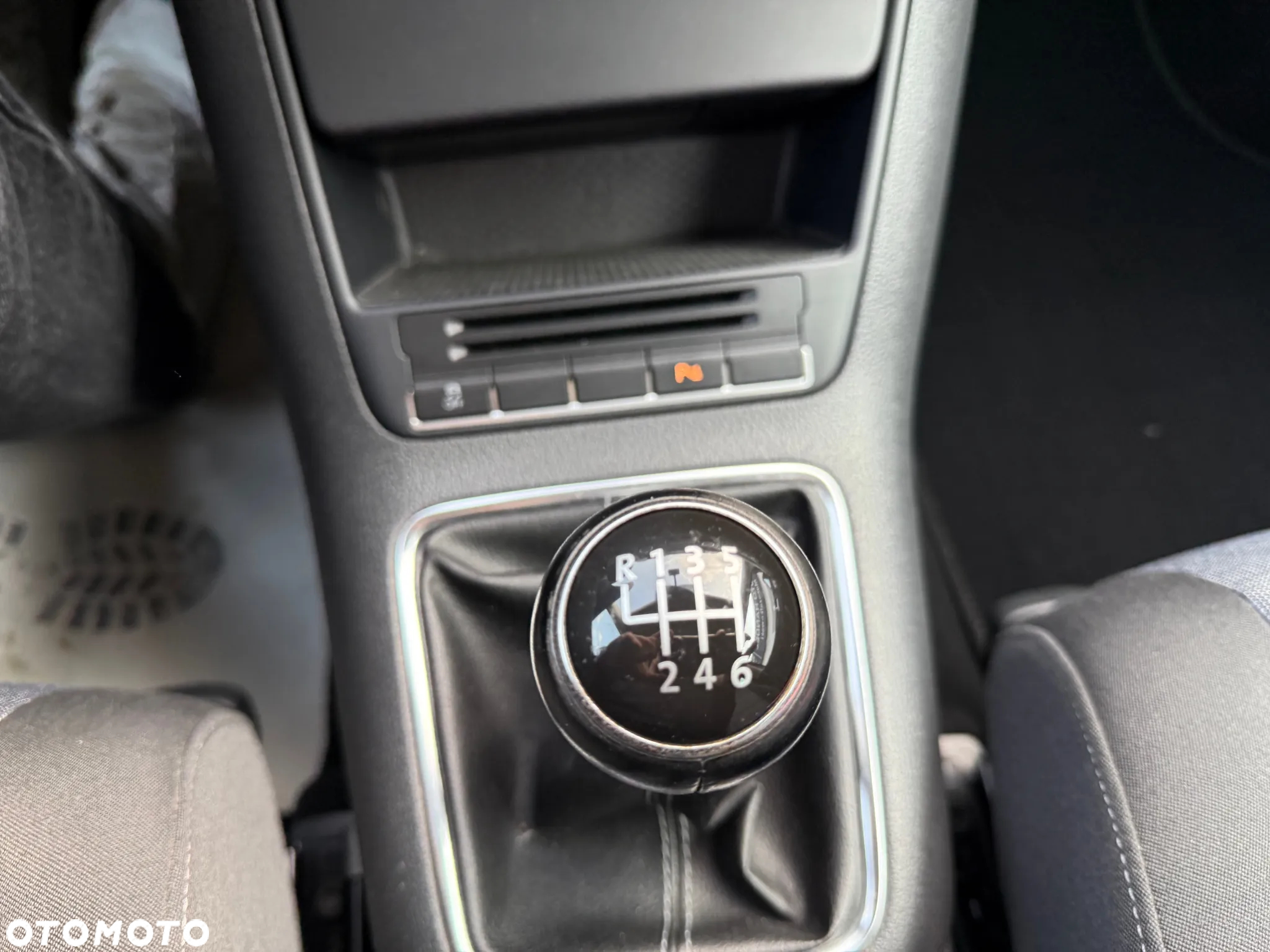 Volkswagen Golf Plus 1.2 TSI BlueMot Comfortline - 24