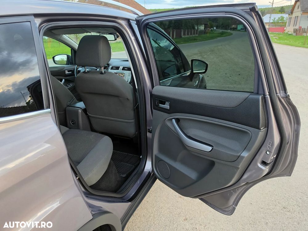 Ford Kuga 2.0 TDCi 4x4 Champions Edition - 34