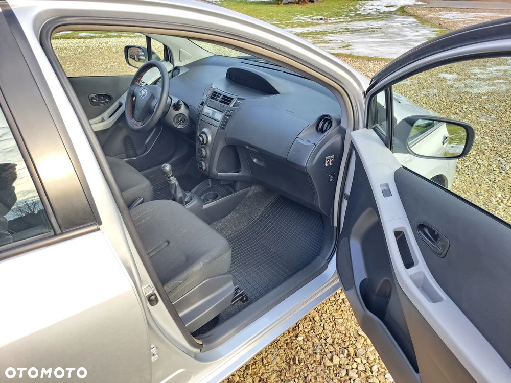 Toyota Yaris - 14