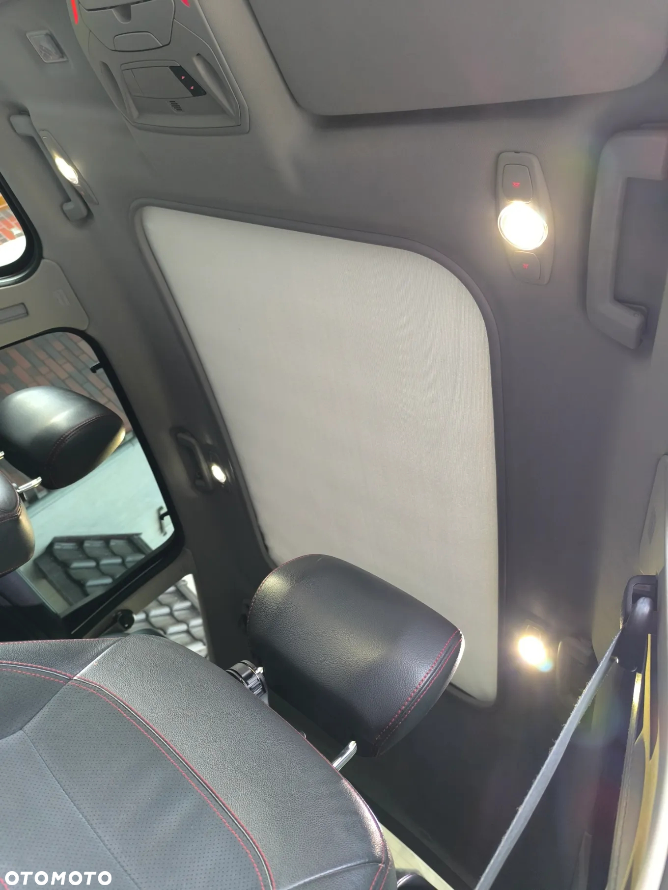 Ford S-Max 2.0 TDCi DPF Titanium - 12