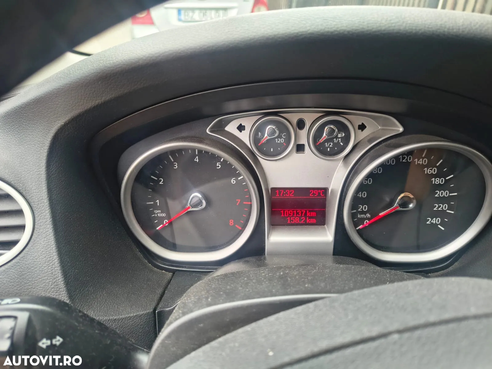 Ford Focus 1.6 Ti-VCT Trend - 36