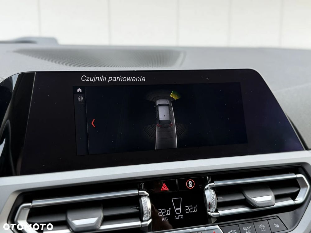 BMW Seria 3 318d Touring Advantage - 15