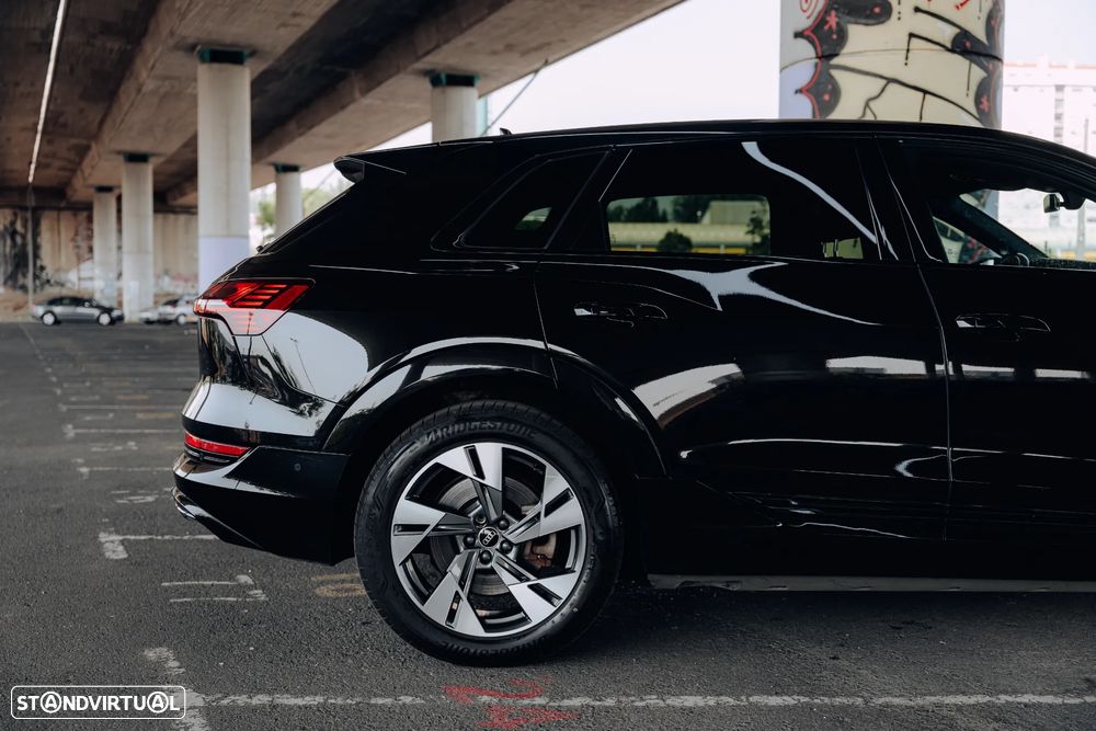 Audi e-tron 55 quattro S line - 11