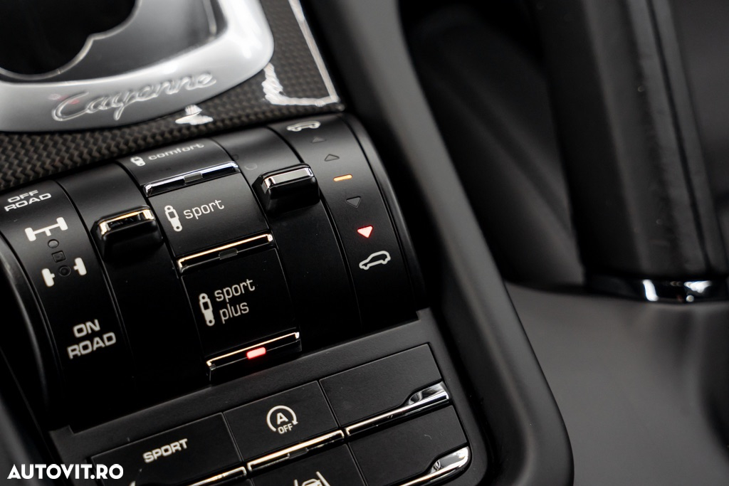 Porsche Cayenne S Diesel Platinum Edition - 18