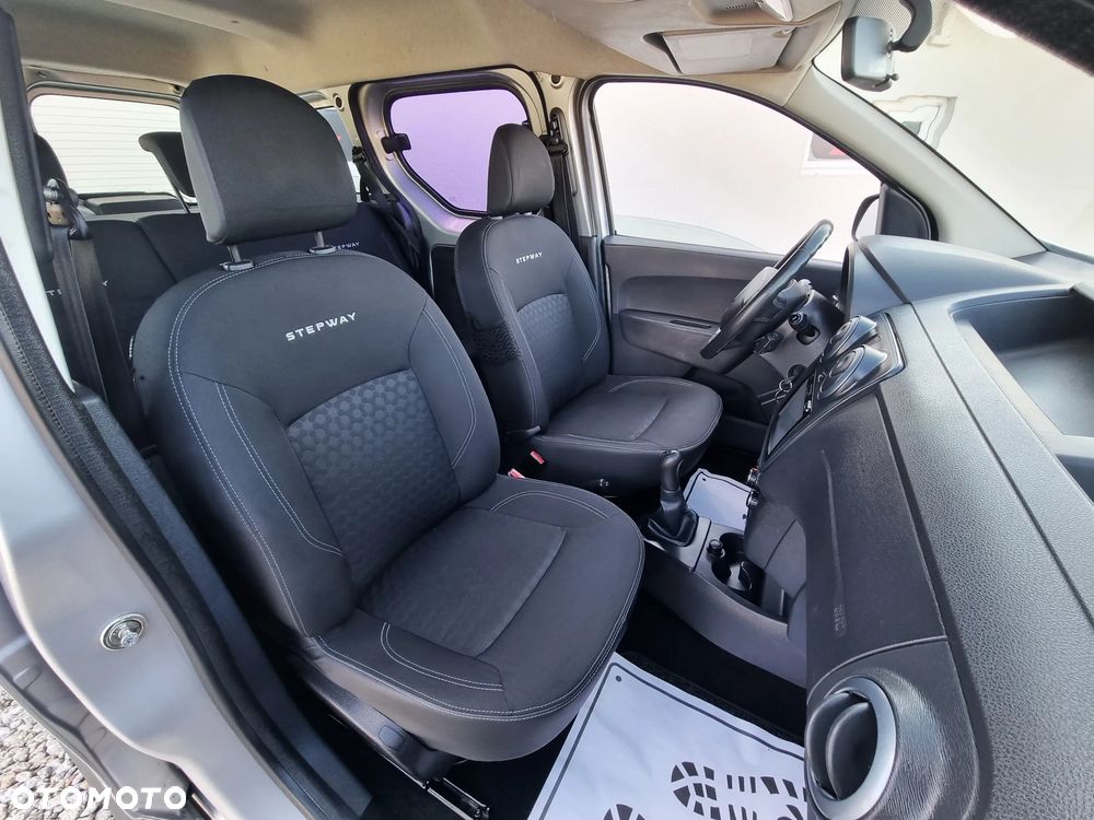 Dacia Dokker TCe 115 Stepway Celebration - 13
