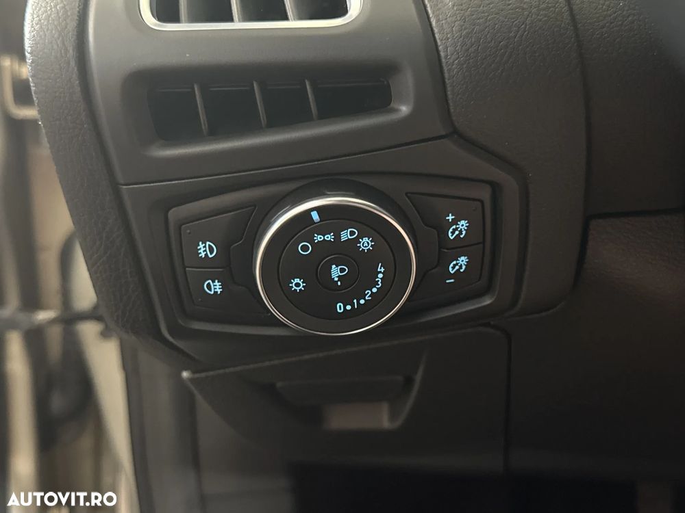 Ford Focus - 19
