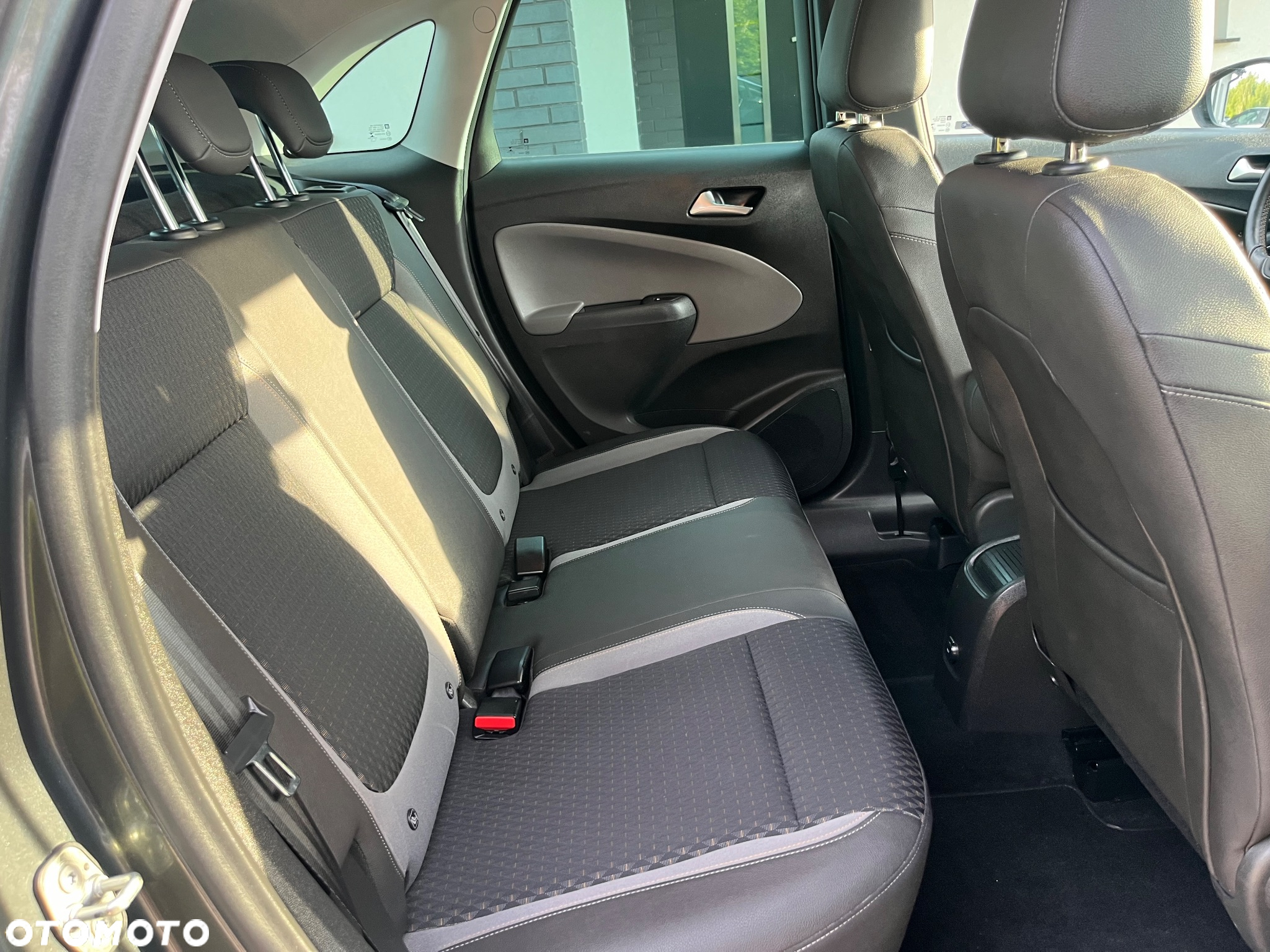 Opel Crossland X - 17