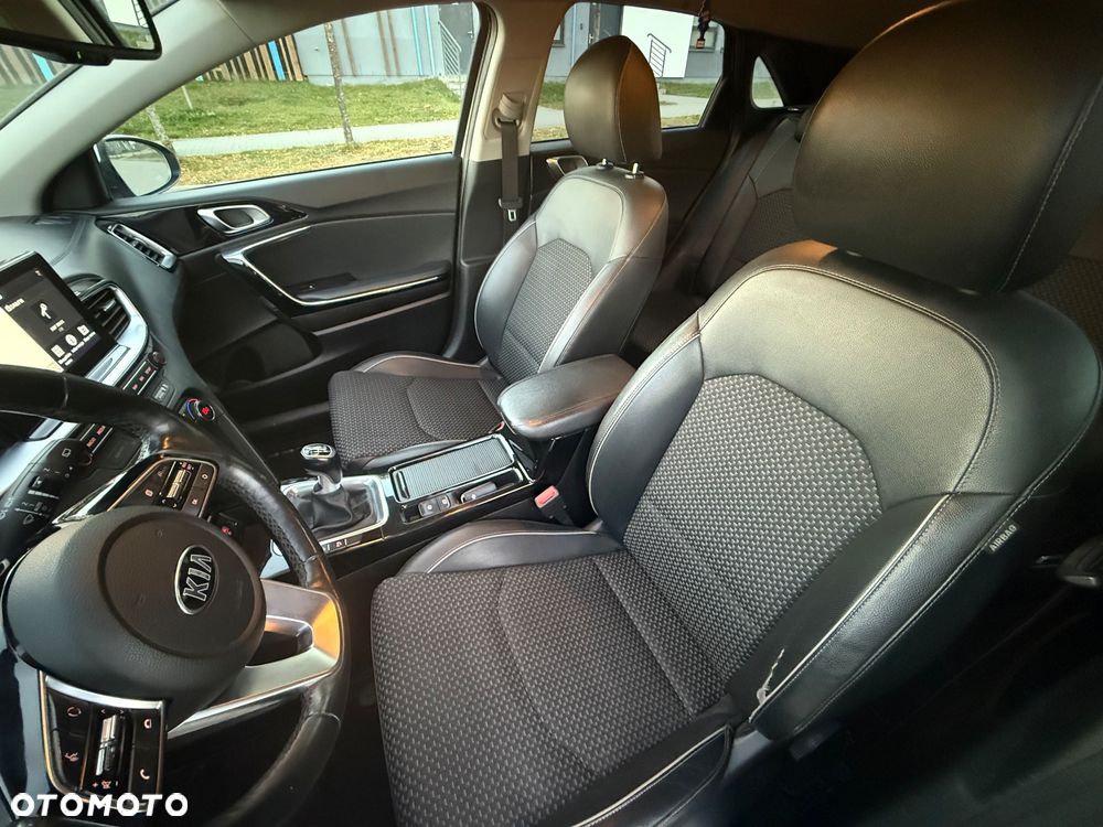 Kia Ceed - 19