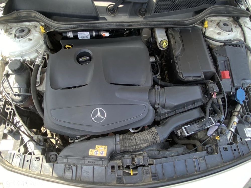 Mercedes-Benz GLA 250 4-Matic AMG Line - 11