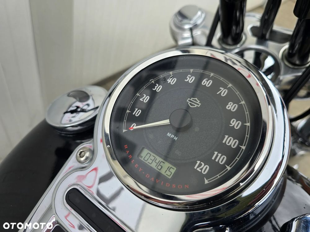 Harley-Davidson Dyna Fat Bob - 6
