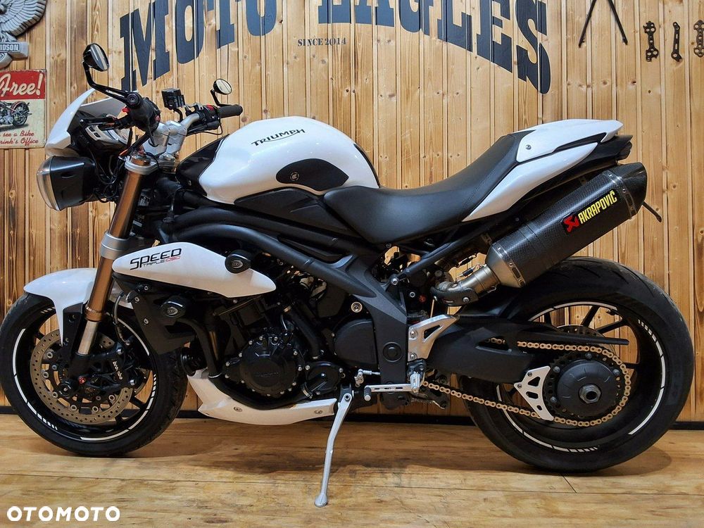 Triumph Street Triple - 1