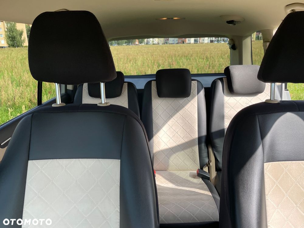 Volkswagen Touran 2.0 TDI DPF Highline DSG - 12