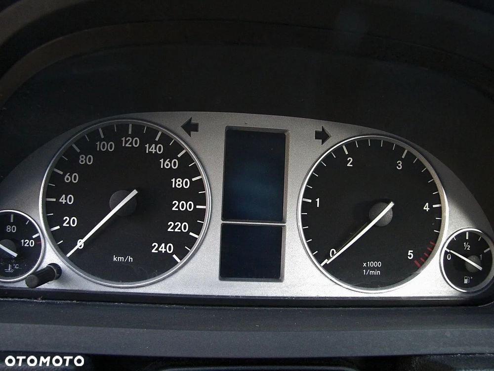 Mercedes-Benz Klasa B 200 CDI - 19