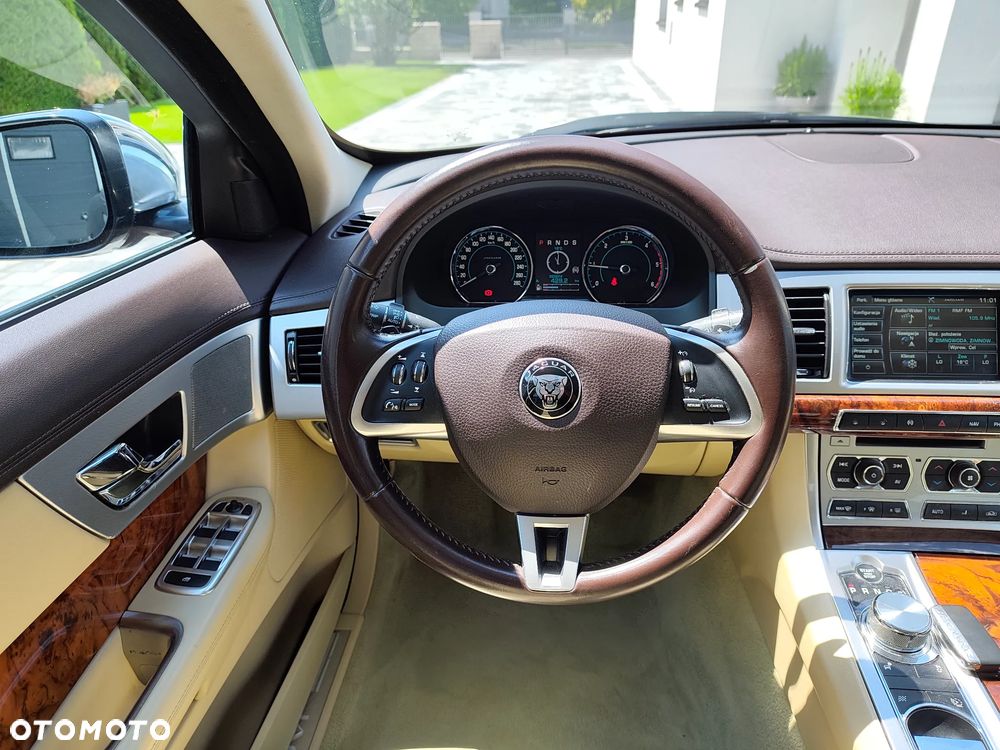 Jaguar XF 3.0 V6 S Luxury - 29