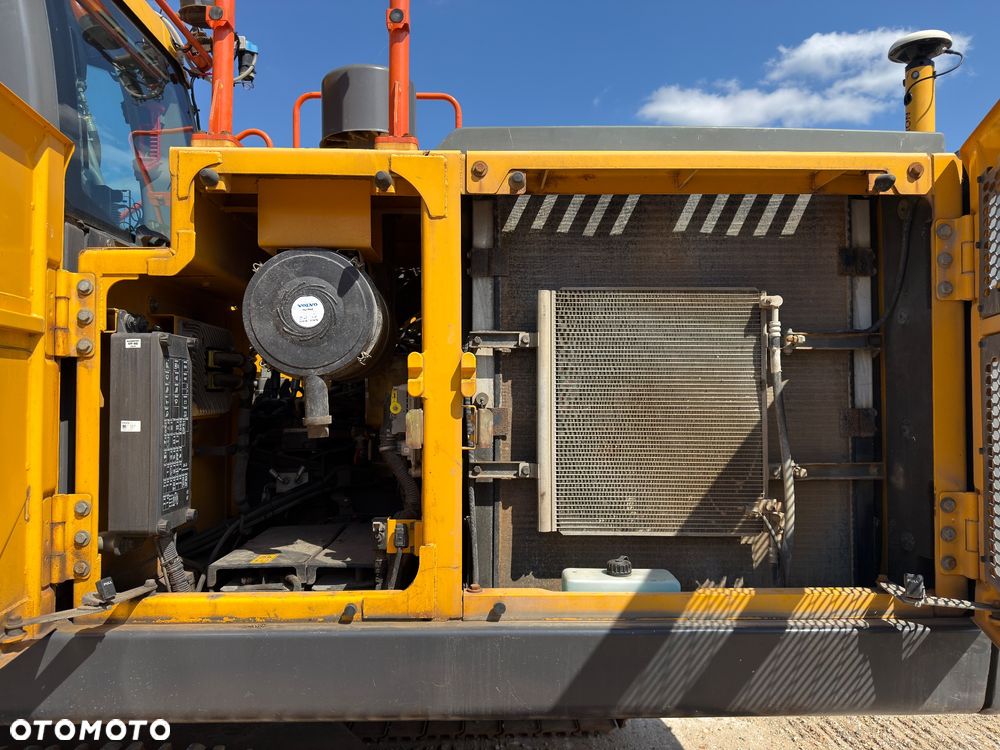 Volvo EC 220 EL - 16
