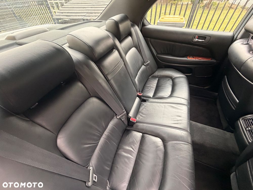 Lexus LS Standard - 13