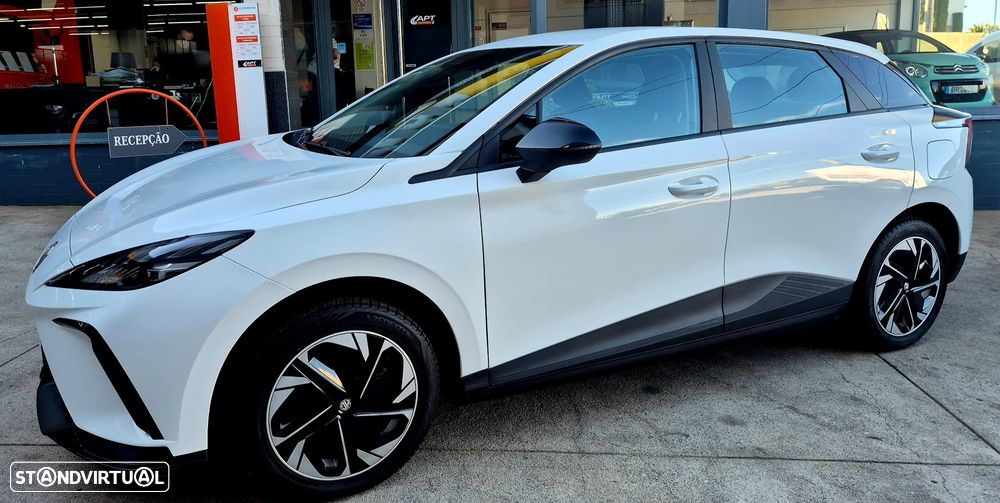 MG MG4 51 kWh Standard - 11