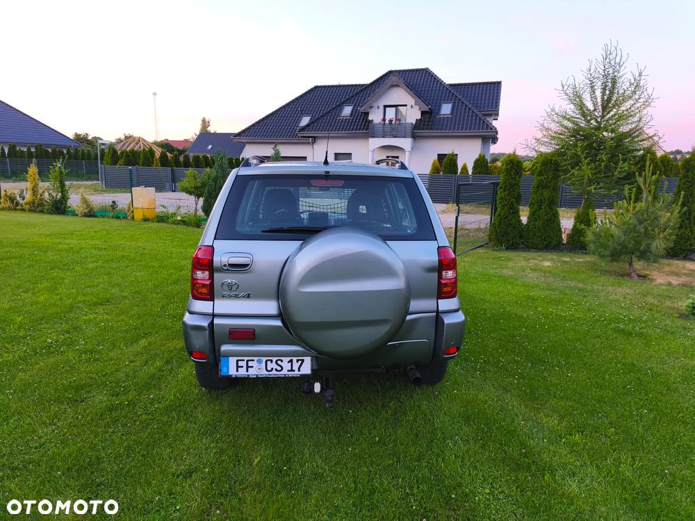 Toyota RAV4 2.0 D-4D 4x4 - 6