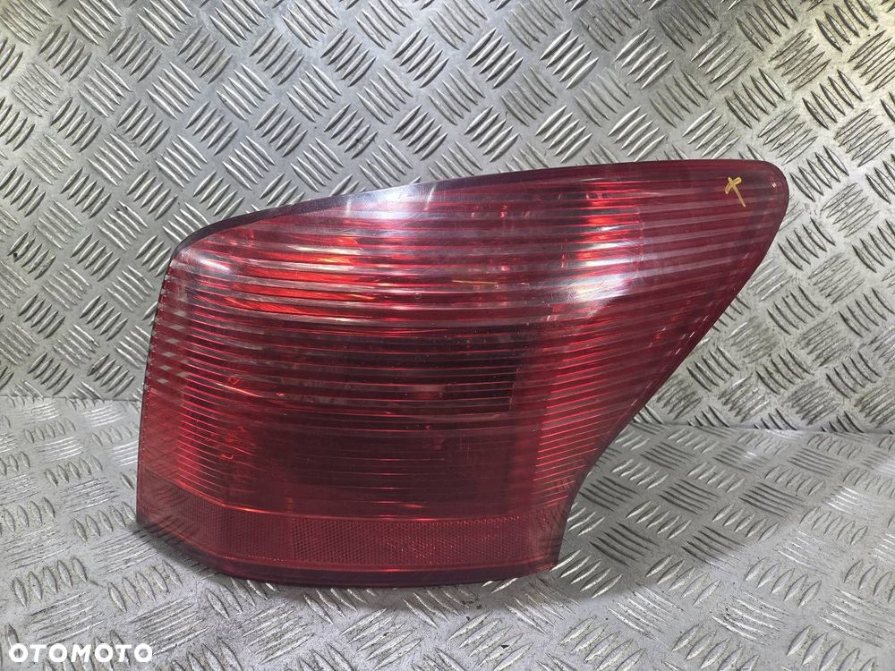LAMPA PRAWA TYLNA PEUGEOT 407 - 1