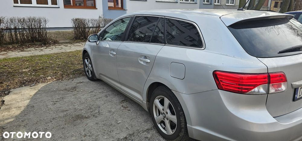 Toyota Avensis 2.0 D-4D Sol - 4