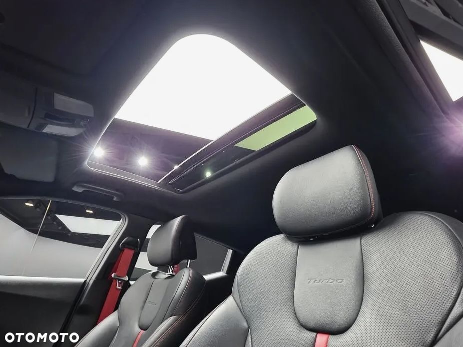 Hyundai Veloster - 12