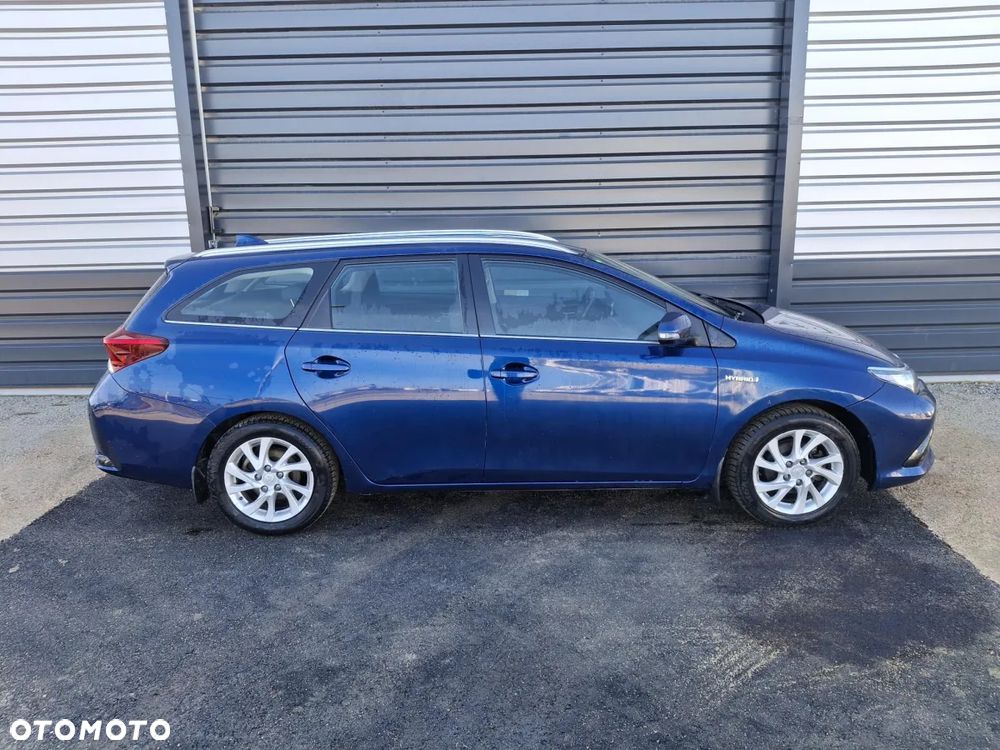 Toyota Auris Hybrid 135 Premium - 4