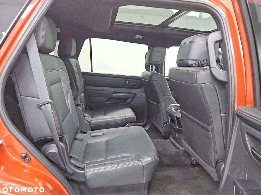 Toyota Sequoia - 10