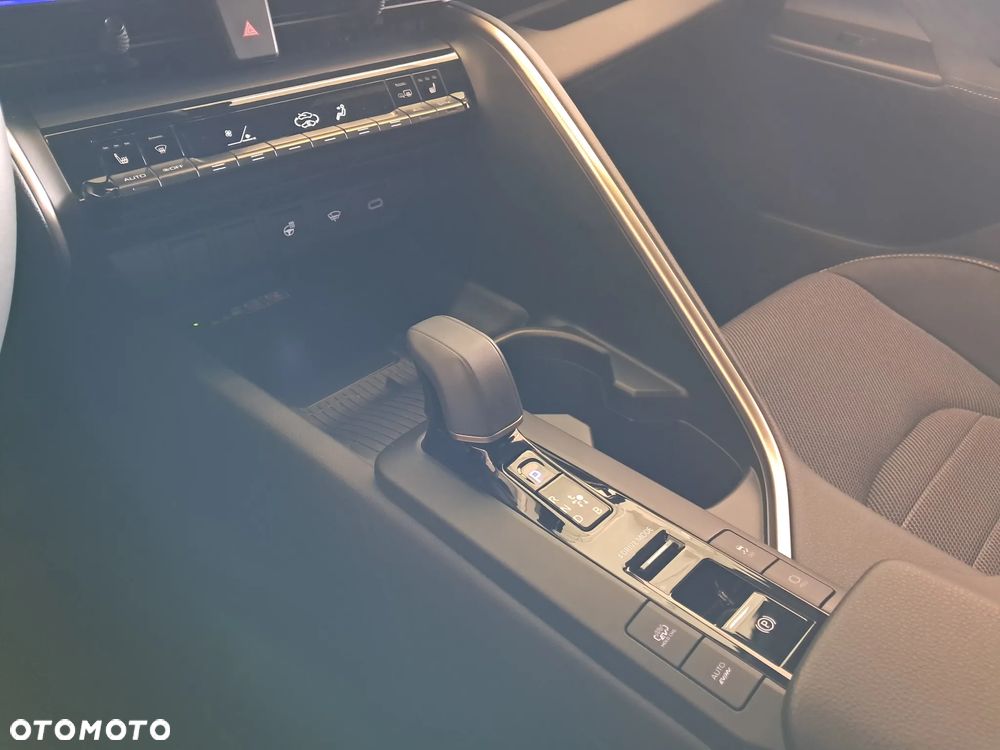 Toyota C-HR 2.0 PHEV Dynamic Force Executive - 17