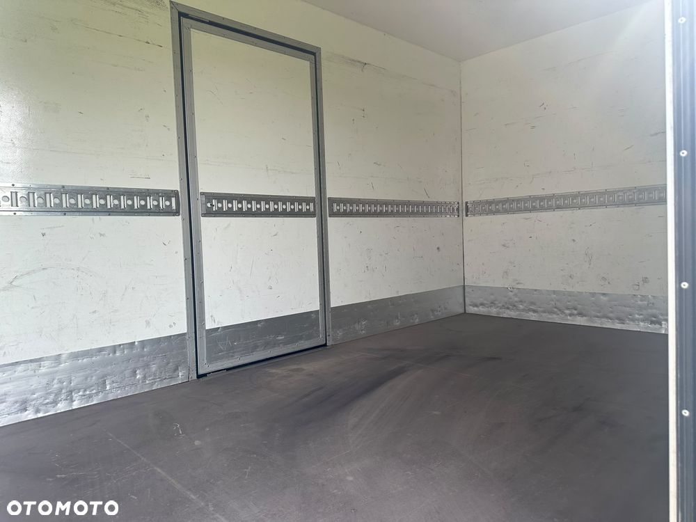 Iveco Daily 35-160 KONTENER+WINDA (udźwig 750kg) 2.3 diesel 156 kM automat 2021 DRZWI W KONTENERZE Z OBU STRON, WEBASTO, KAMERA COFANIA! - 34