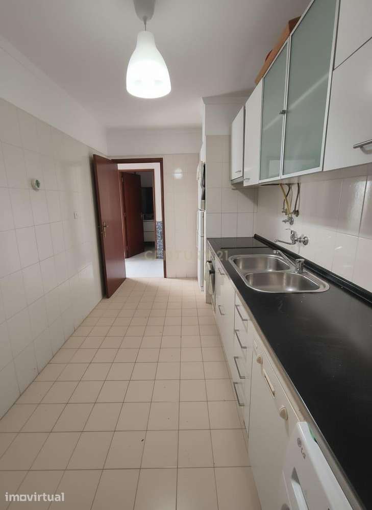 Apartamento T2 no Cacém com aproveitamento de sótão. - Grande imagem: 2/19