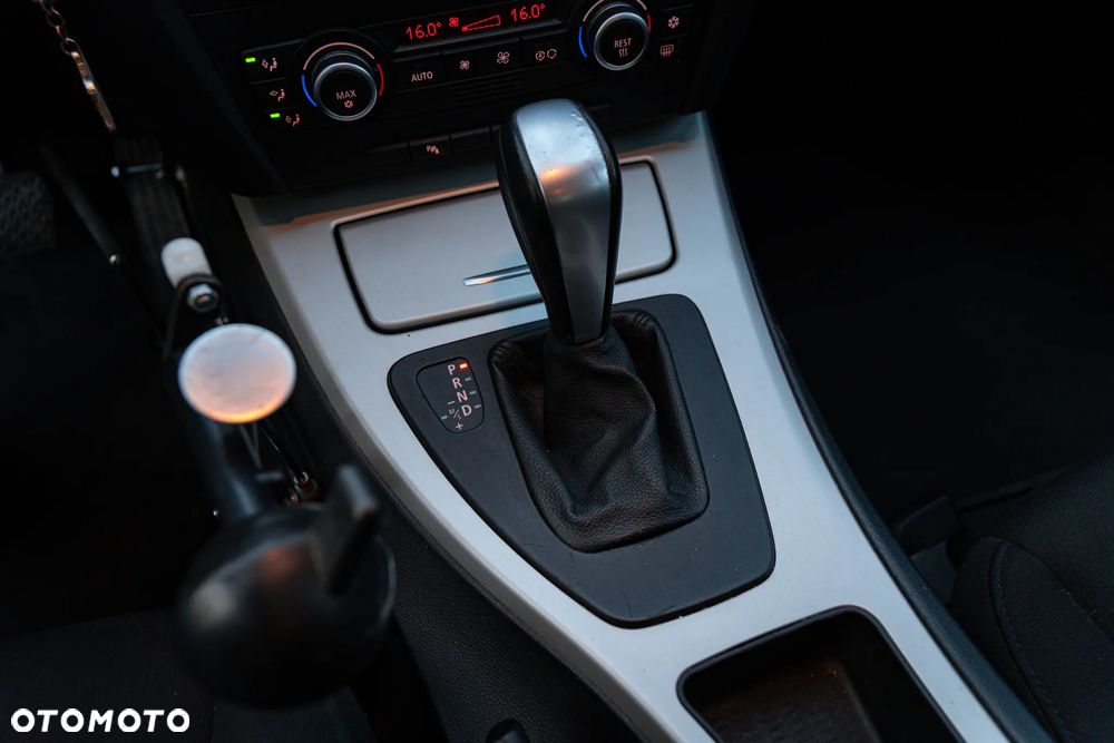 BMW Seria 3 320d DPF - 26