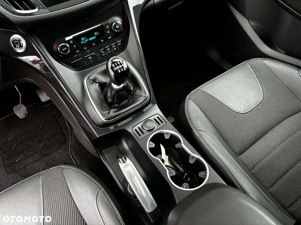 Ford Kuga 2.0 TDCi 2x4 Titanium - 22