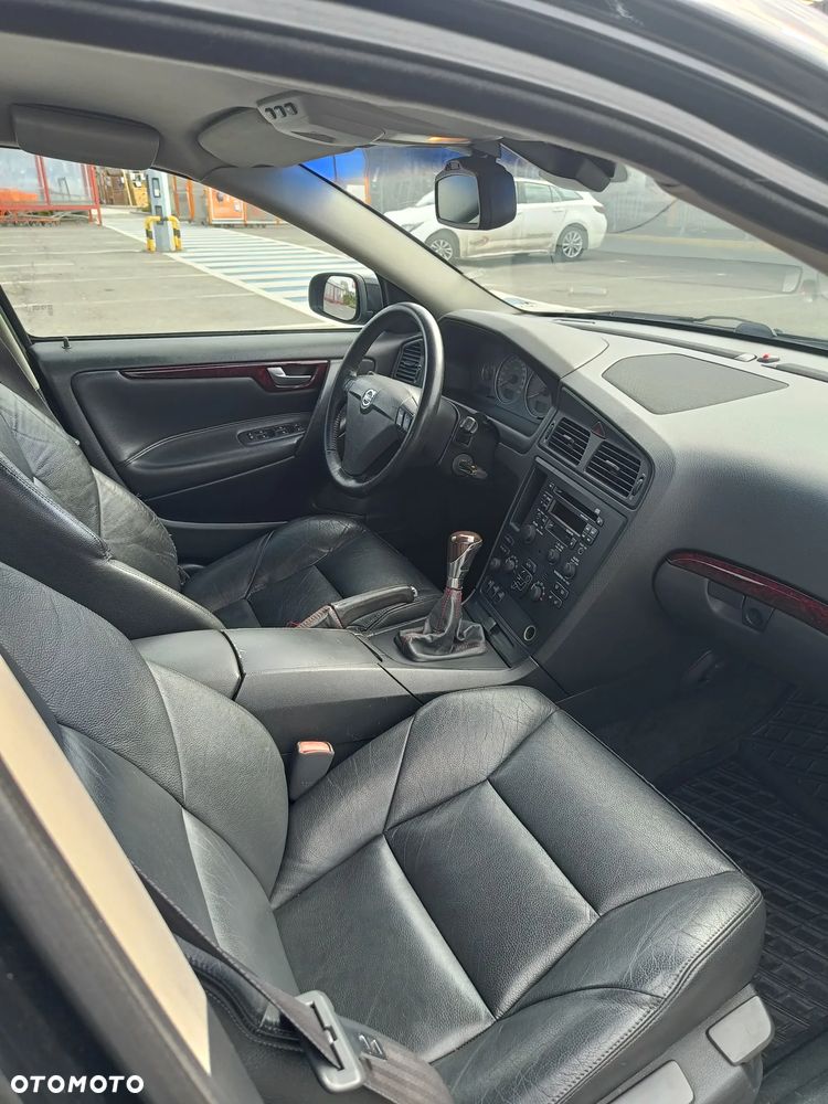 Volvo S60 2.4 D5 - 12