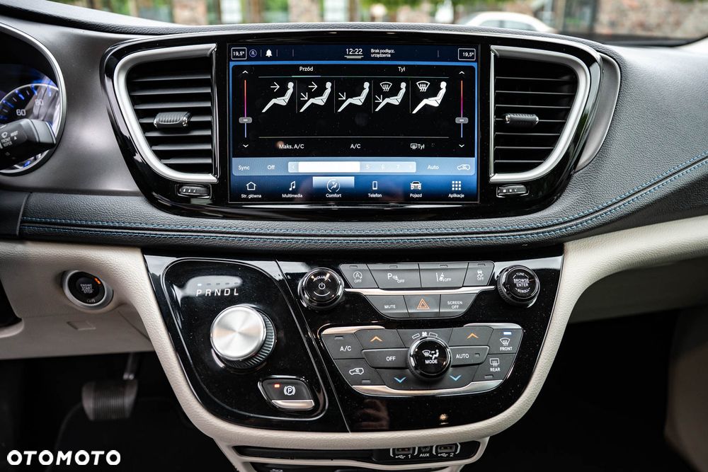 Chrysler Pacifica - 18