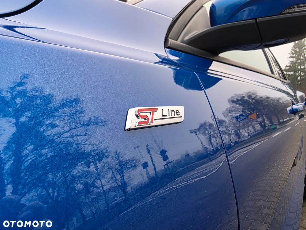 Ford Focus 1.0 EcoBoost mHEV ST-Line X - 36