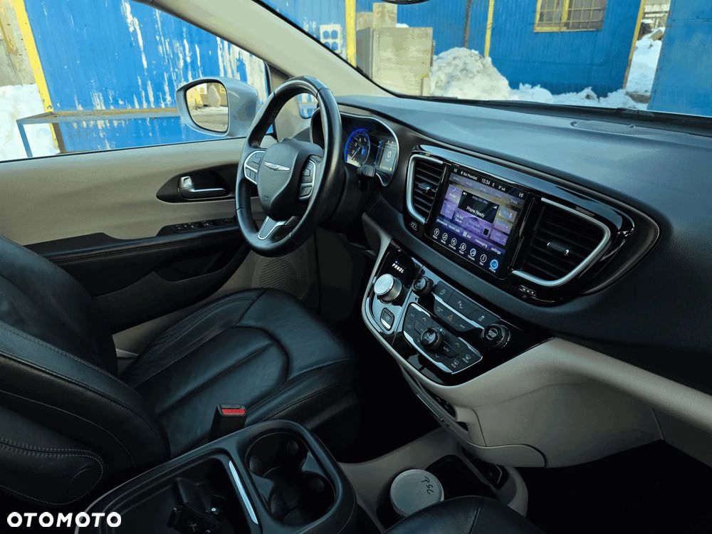 Chrysler Pacifica - 5