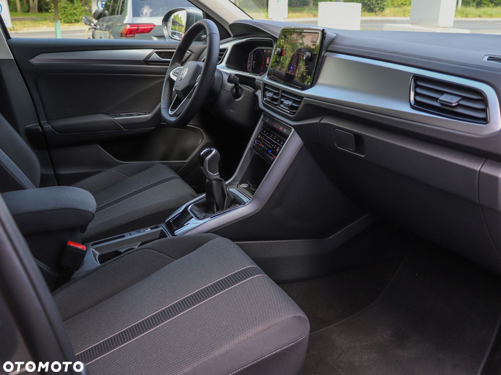 Volkswagen T-Roc - 16
