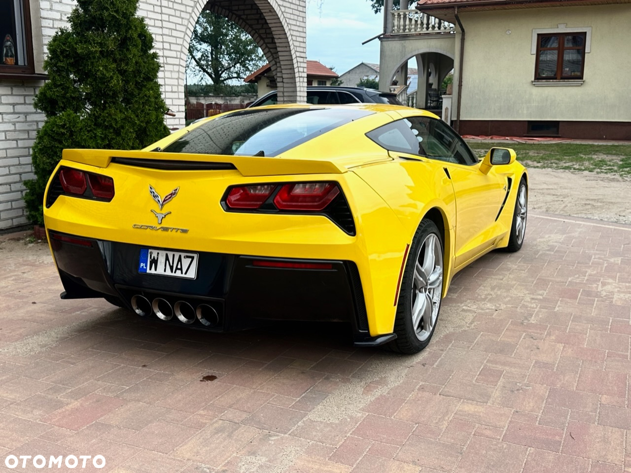 Chevrolet Corvette - 11