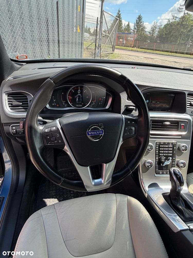 Volvo V60 D4 Drive-E Momentum - 20