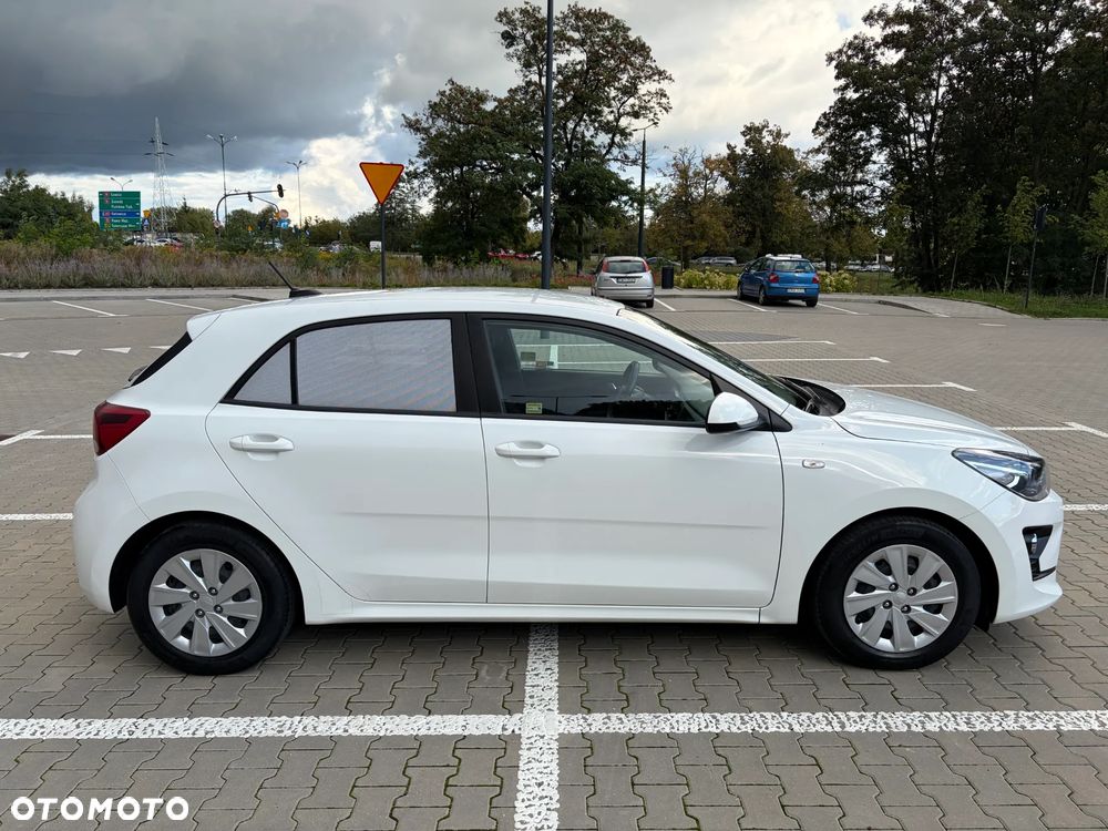 Kia Rio - 4