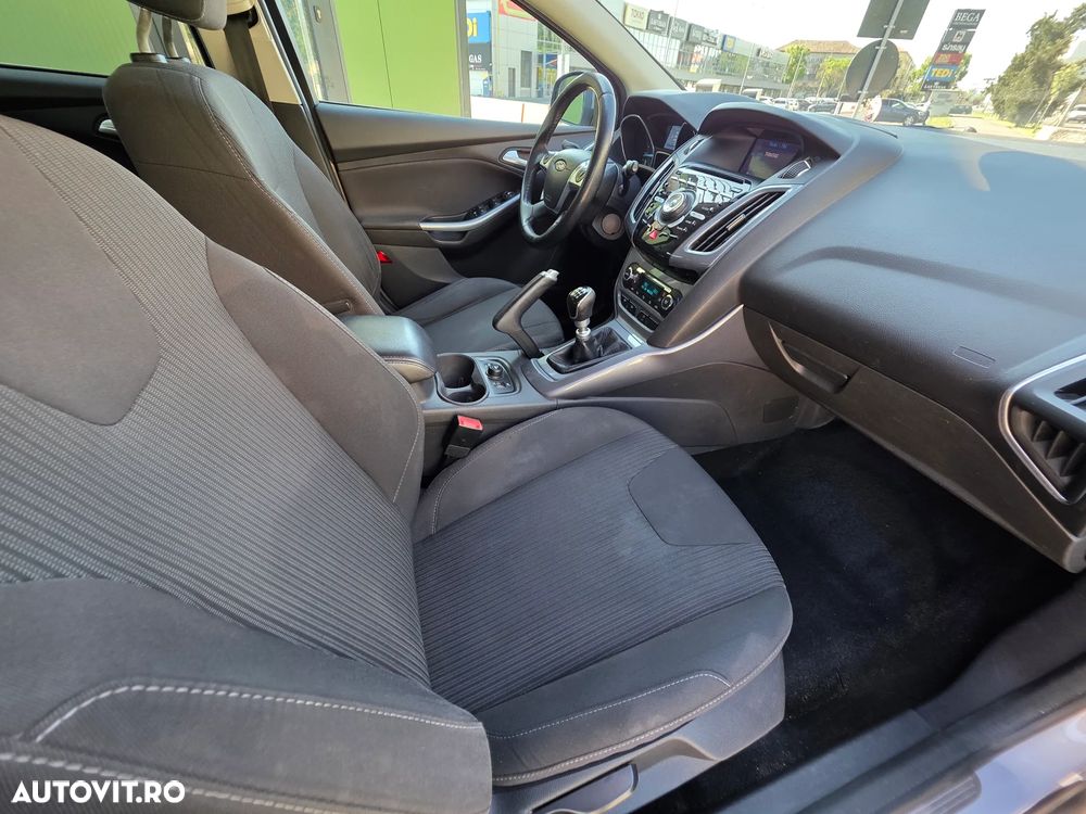 Ford Focus 1.6 TDCI DPF Titanium - 6