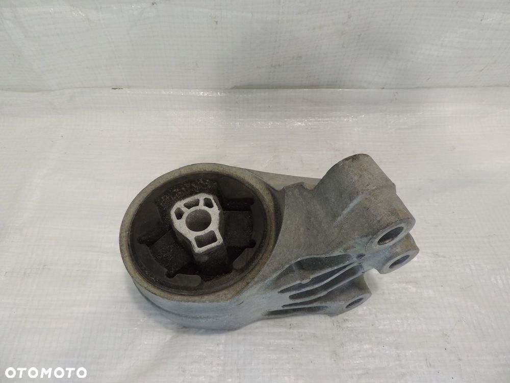 PODUSZKA SILNIKA CHEVROLET CAPTIVA 2,2 LIFT X01187 AUTOMAT - 2