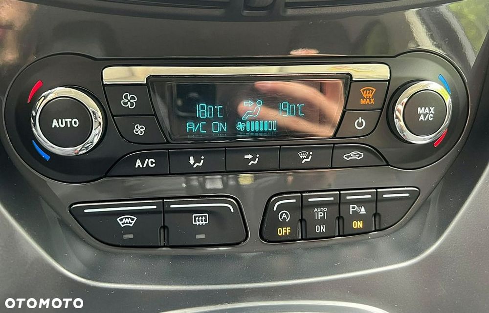 Ford Kuga - 19