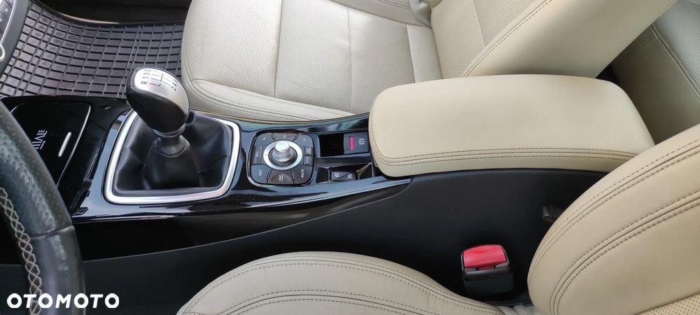 Renault Laguna dCi 180 FAP Initiale - 25