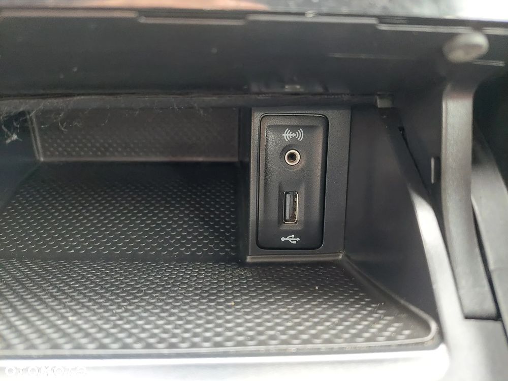 Volkswagen Golf - 25