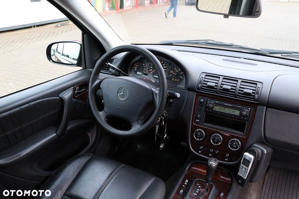 Mercedes-Benz ML - 23