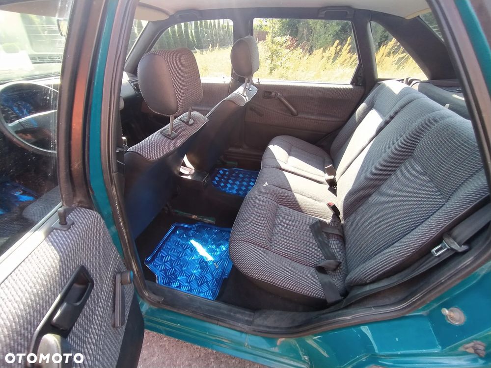 Volkswagen Passat Variant 1.6 CL - 12