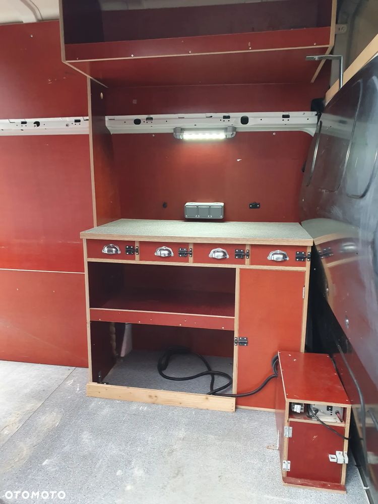 Volkswagen Transporter - 11