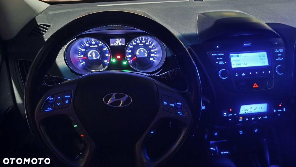 Hyundai ix35 1.6 2WD Fifa World Cup Edition - 12