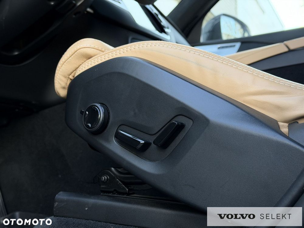 Volvo XC 90 - 23